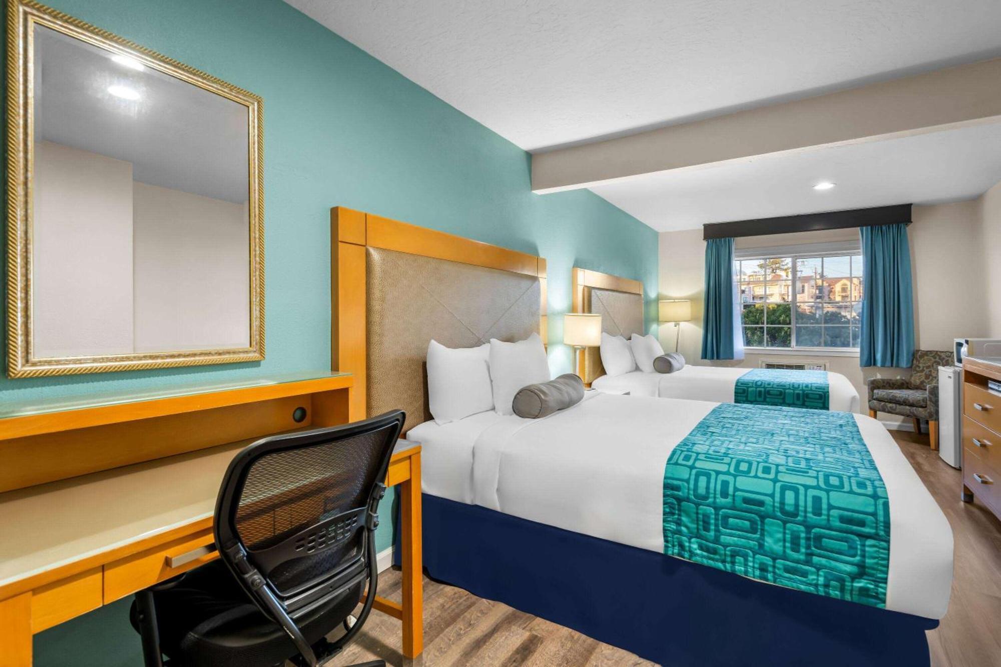 Howard Johnson By Wyndham Santa Cruz Beach Boardwalk Eksteriør bilde