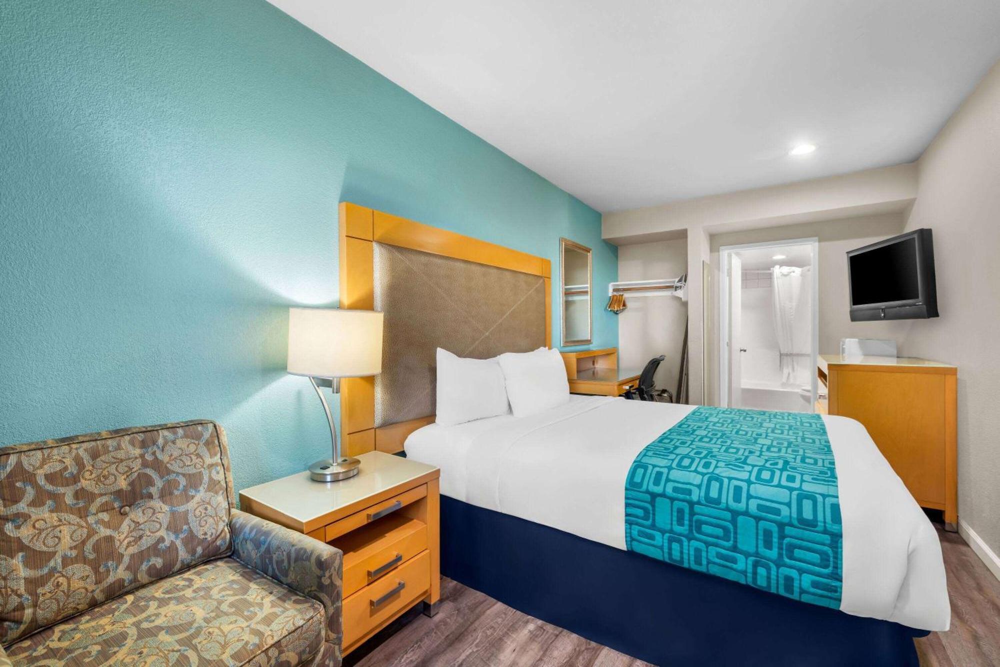 Howard Johnson By Wyndham Santa Cruz Beach Boardwalk Eksteriør bilde