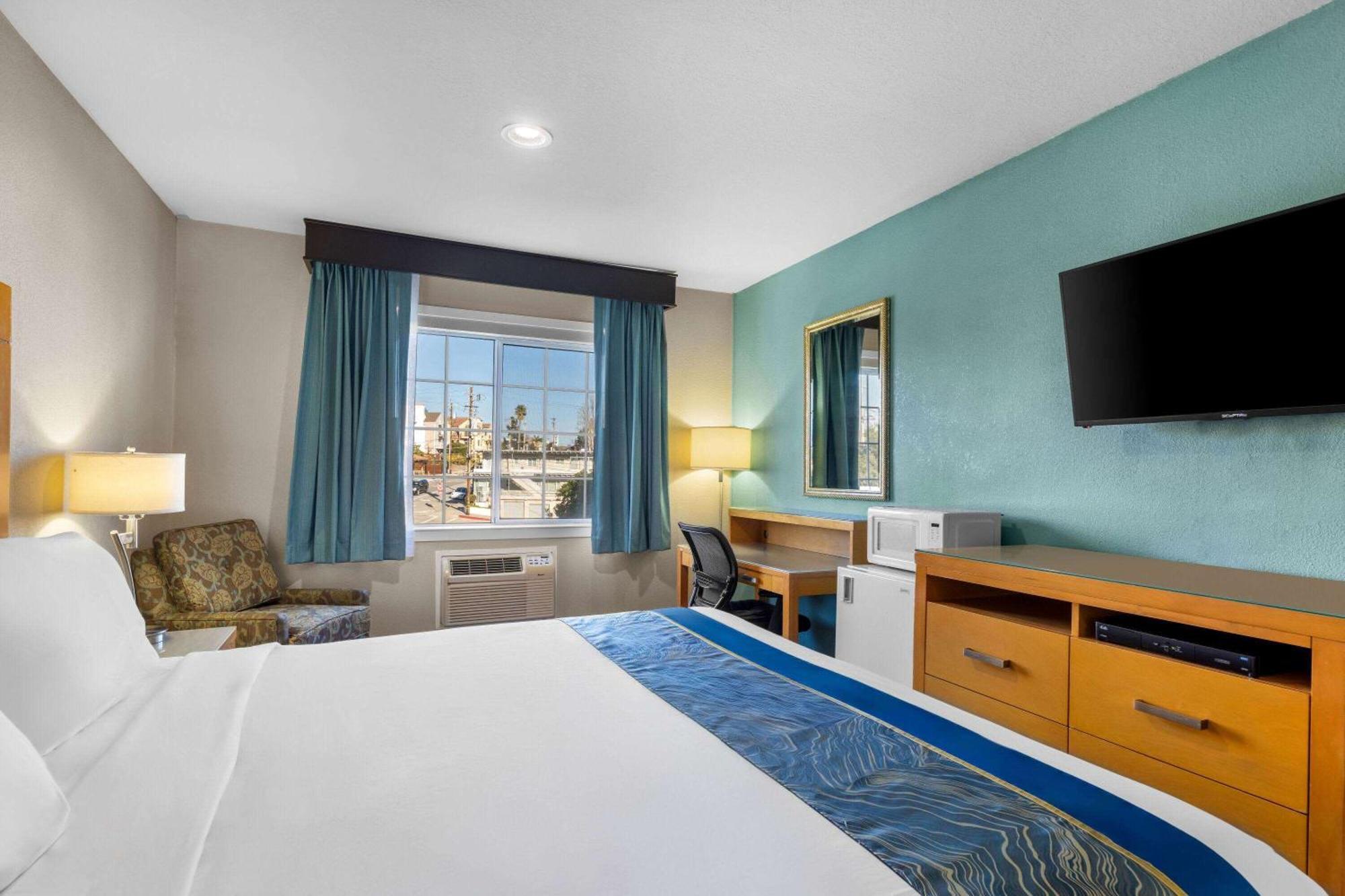 Howard Johnson By Wyndham Santa Cruz Beach Boardwalk Eksteriør bilde