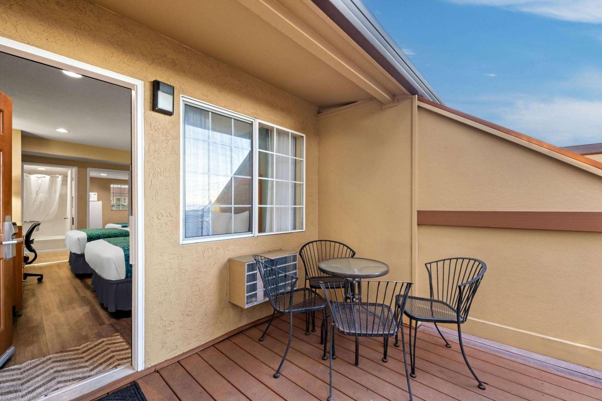 Howard Johnson By Wyndham Santa Cruz Beach Boardwalk Eksteriør bilde