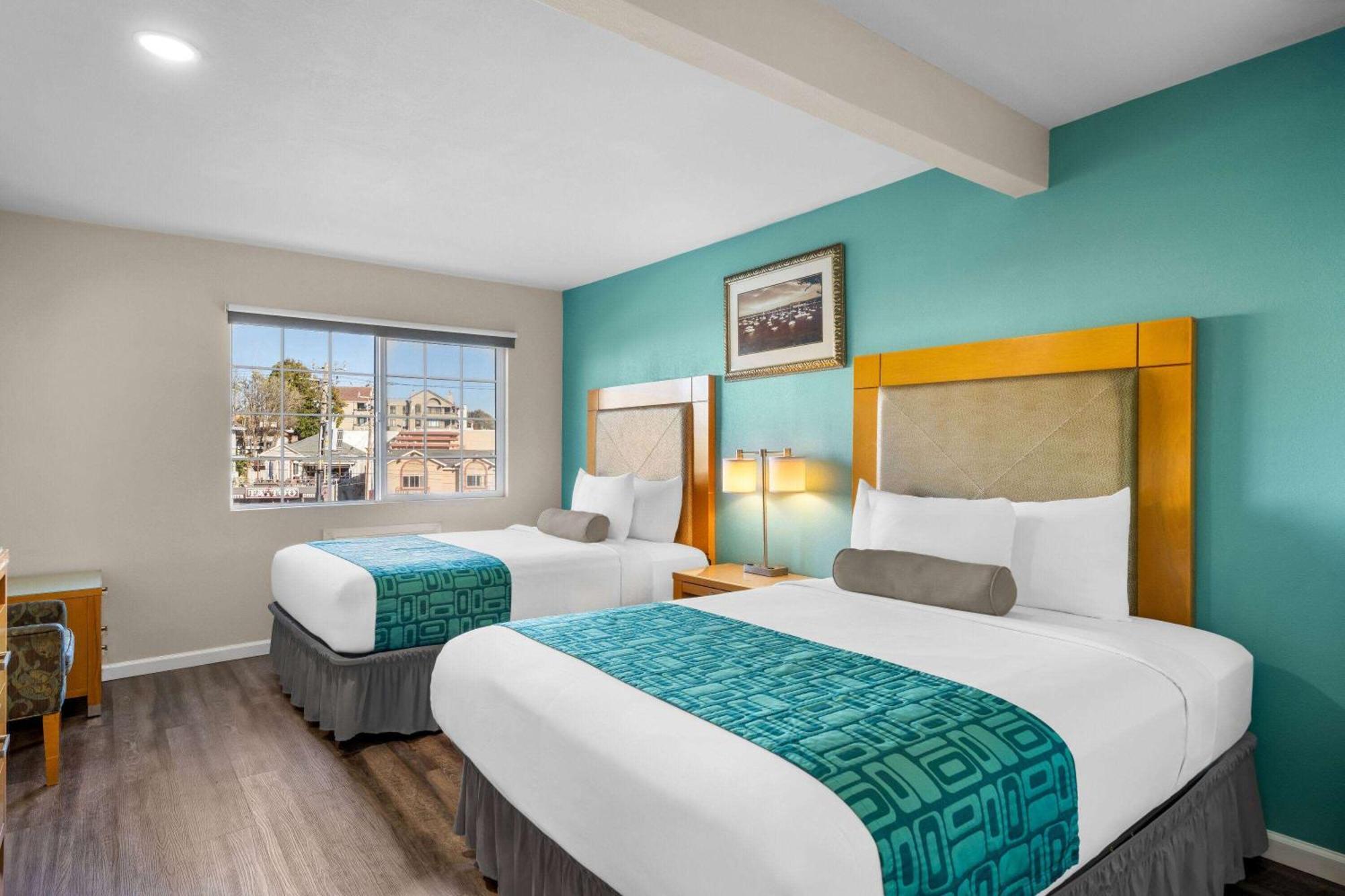Howard Johnson By Wyndham Santa Cruz Beach Boardwalk Eksteriør bilde